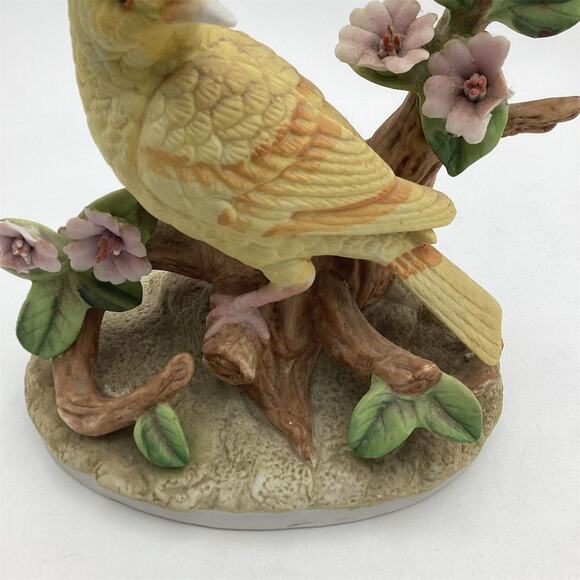 Royal Crown J. Byron Signed Yellow Canary Bird Porcelain Figurine - Picture 6 of 7